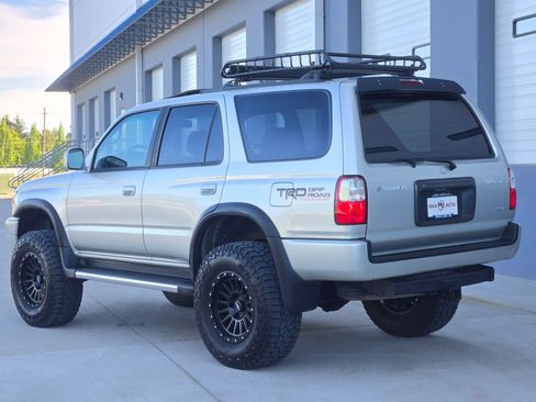 Used 2000 Toyota 4Runner SR5 AWD/4WD image 6