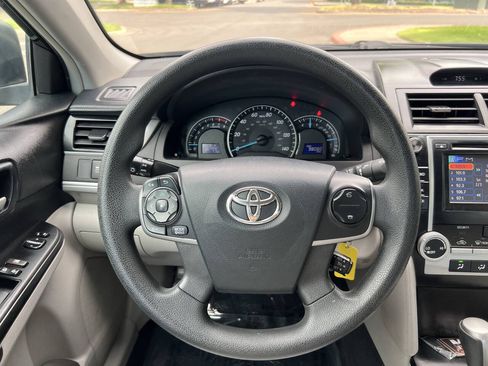 Used 2012 Toyota Camry LE FWD image 15