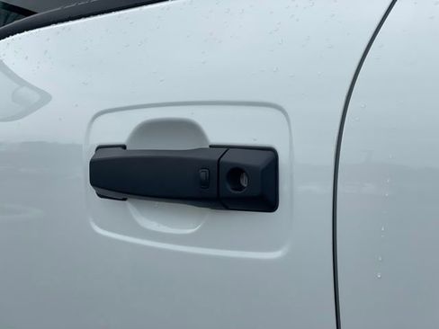 Used 2020 Nissan Titan PRO-4X w/ Pro-4x Convenience Package image 30