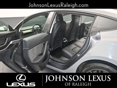 Used 2020 Tesla Model 3 Standard Range Plus image 11