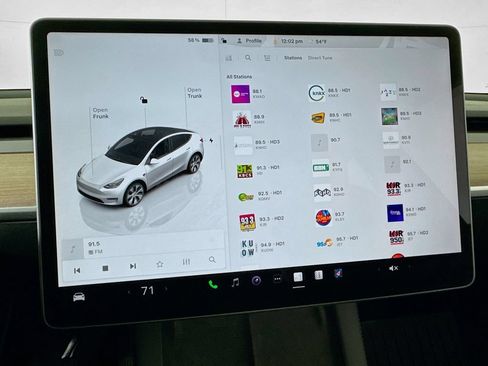 Used 2023 Tesla Model Y Long Range AWD/4WD image 57
