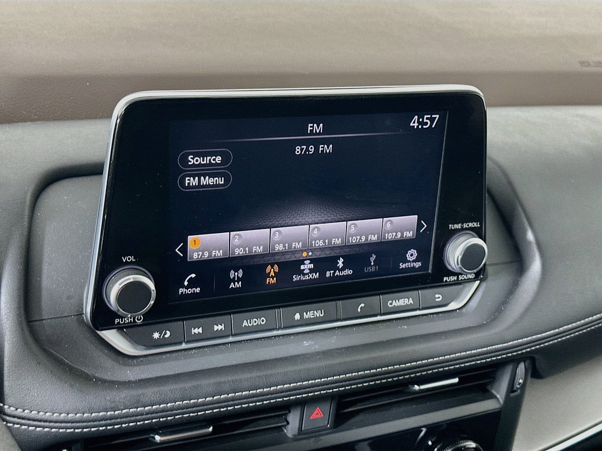 Used 2023 Nissan Rogue SV FWD image 19