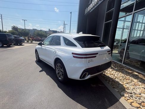 Used 2025 Genesis GV70 2.5T w/ Select Package AWD/4WD image 8