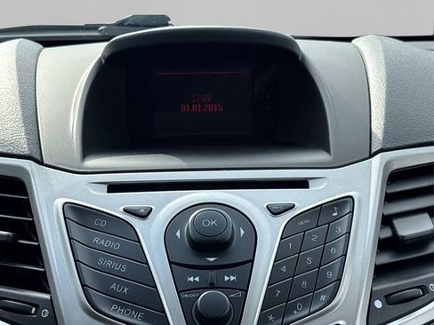 Used 2013 Ford Fiesta SE image 18