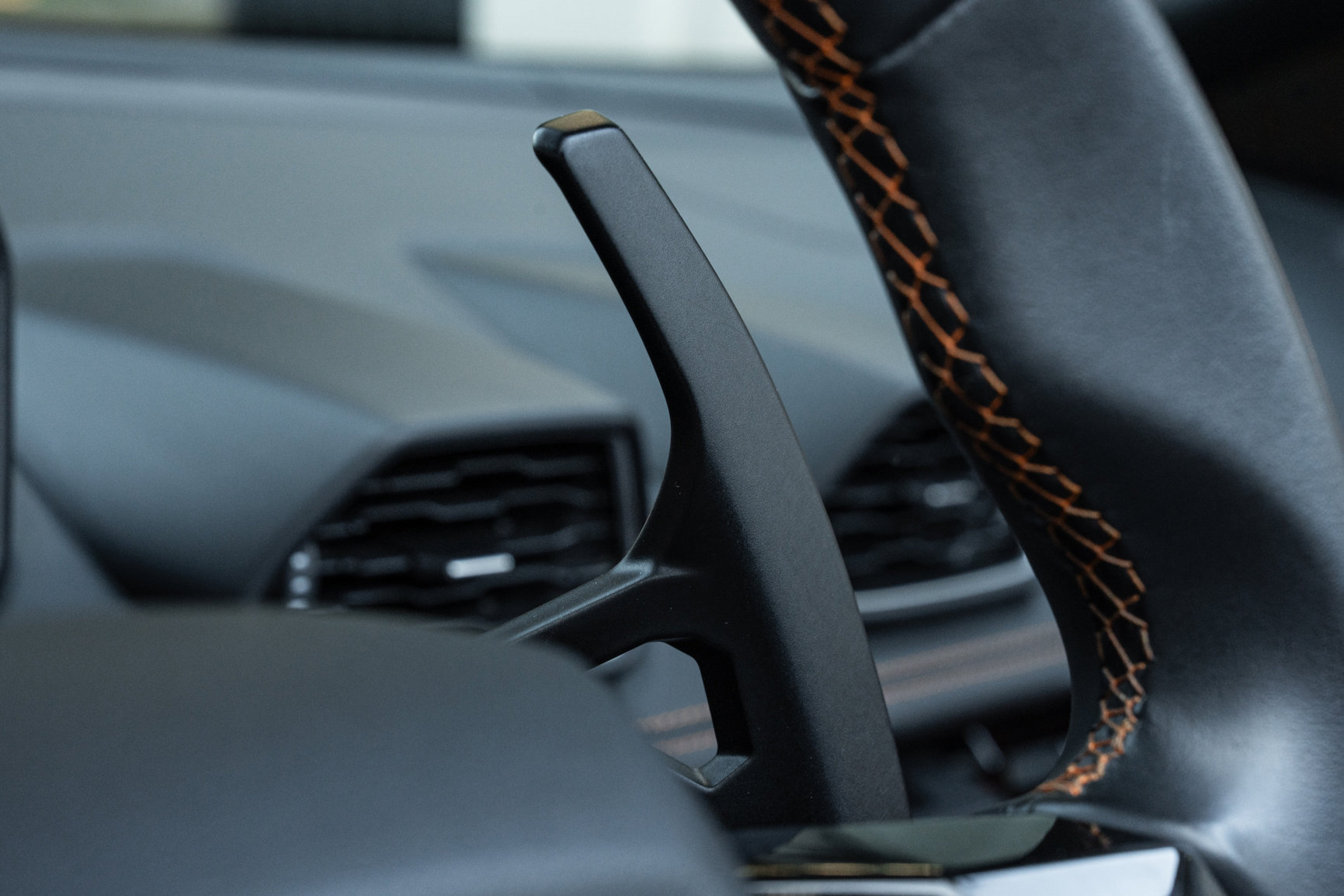 Used 2020 Lamborghini Huracan EVO RWD image 36