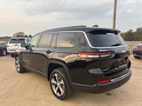 New 2025 Jeep Grand Cherokee L Limited w/ Luxury Tech Group II AWD/4WD image 5