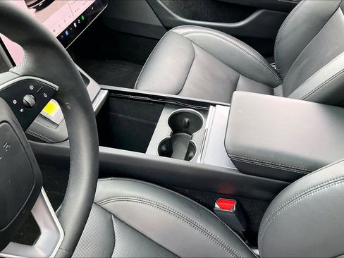 Used 2025 Tesla Model 3 image 13