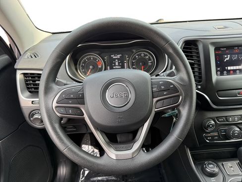 Used 2020 Jeep Cherokee Latitude AWD/4WD image 12