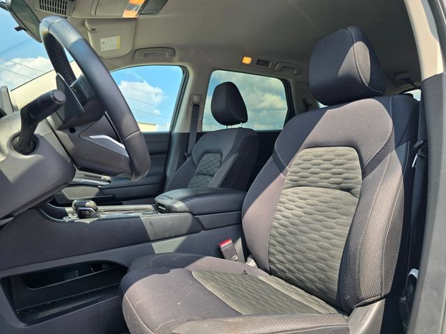 Used 2022 Nissan Pathfinder SV AWD/4WD image 11