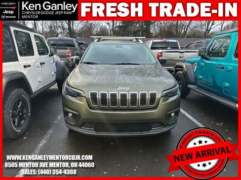 Used 2019 Jeep Cherokee Latitude Plus w/ Cold Weather Group image 3