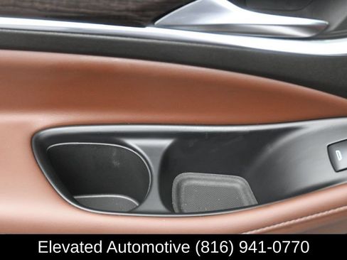 Used 2021 Buick Enclave Avenir w/ Avenir Technology Package AWD/4WD image 24