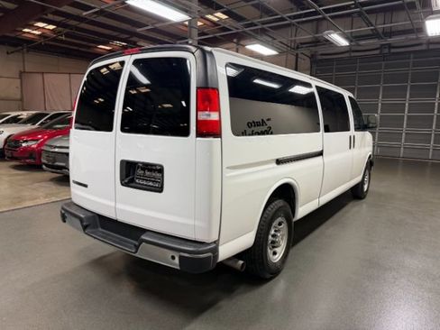Used 2024 Chevrolet Express 3500 LT w/ LT Preferred Equipment Group RWD image 6