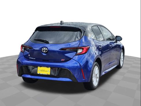 Used 2025 Toyota Corolla SE w/ SE Package image 5