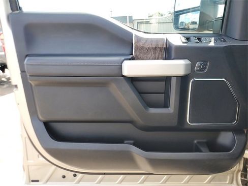 Used 2017 Ford F350 Lariat w/ Lariat Ultimate Package image 18