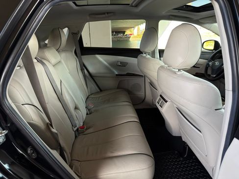 Used 2011 Toyota Venza AWD image 26