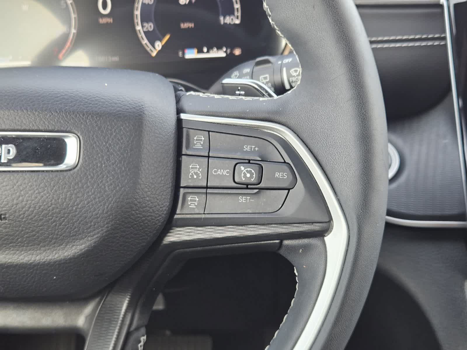 Used 2025 Jeep Grand Cherokee L Altitude RWD image 25