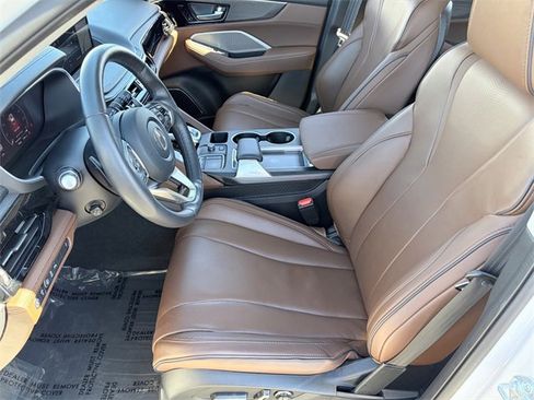 Used 2024 Acura MDX SH-AWD w/ Advance Package image 6