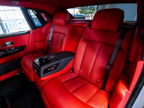 Used 2022 Rolls-Royce Phantom Sedan image 61