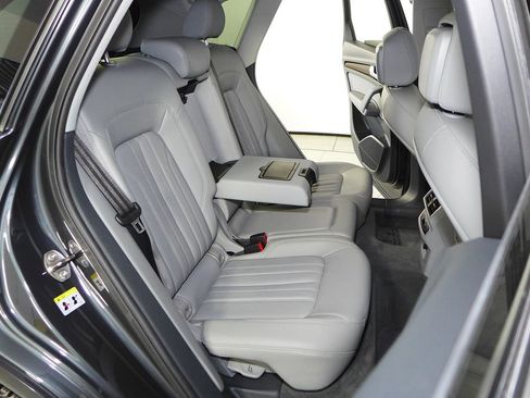 Used 2019 Audi Q5 2.0T Premium AWD/4WD image 19