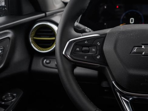 New 2026 Chevrolet Trax LT w/ Driver Confidence Package FWD image 19
