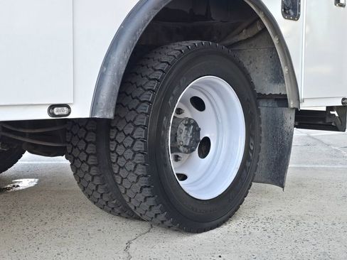 Used 2022 Ford F550 2WD Regular Cab Super Duty image 33