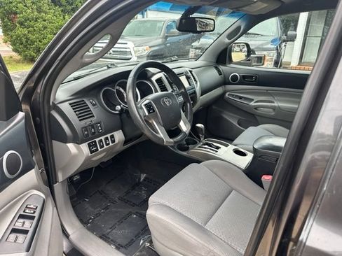 Used 2013 Toyota Tacoma 4x4 Double Cab w/ TRD Off-Road Pkg image 10