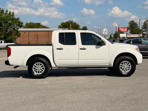 Used 2014 Nissan Frontier SV w/ SV Value Truck Package RWD image 10