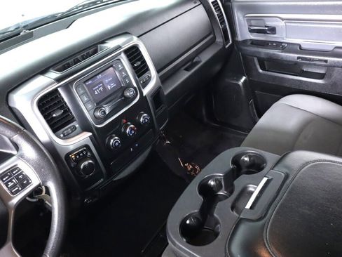 Used 2021 RAM 1500 Classic SLT image 34