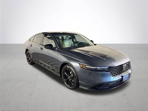Used 2025 Honda Accord SE image 4