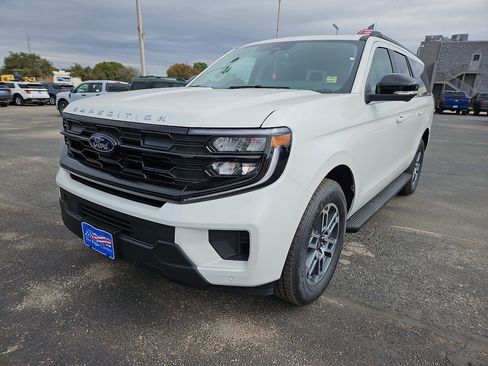 New 2025 Ford Expedition Max Active image 4