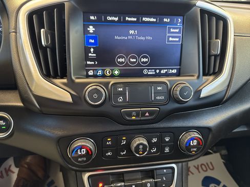 Used 2024 GMC Terrain SLT image 21