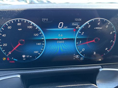 Used 2023 Mercedes-Benz GLB 250 image 9