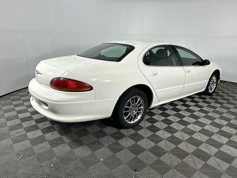Used 2002 Chrysler Concorde Limited FWD image 8