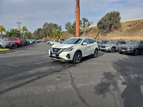 Used 2021 Nissan Murano Platinum w/ Cargo Package image 3