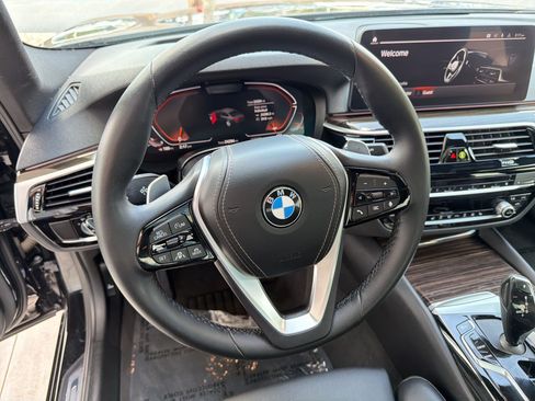Used 2023 BMW 540i w/ Premium Package RWD image 29