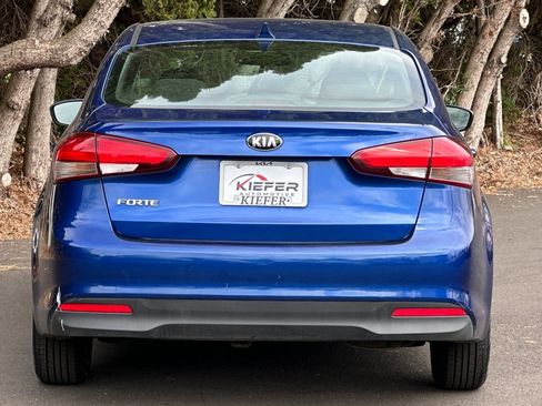 Used 2017 Kia Forte LX FWD image 5