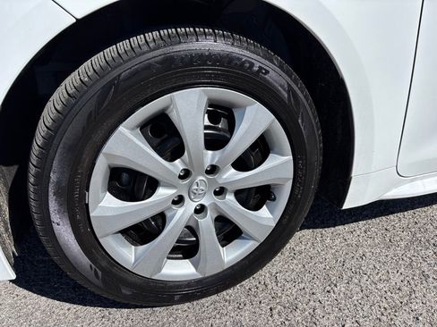 Used 2024 Toyota Corolla LE FWD image 8