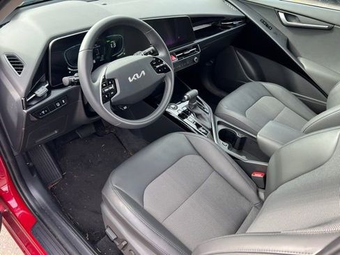 Certified 2024 Kia Niro EX image 15