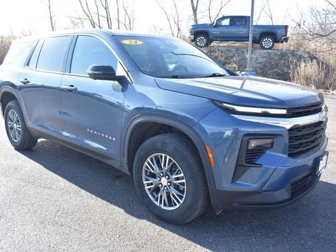 Used 2024 Chevrolet Traverse LS image 10