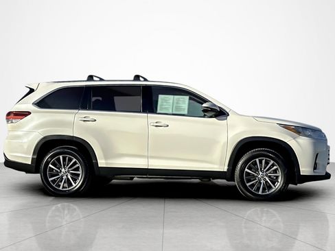 Certified 2019 Toyota Highlander XLE image 6