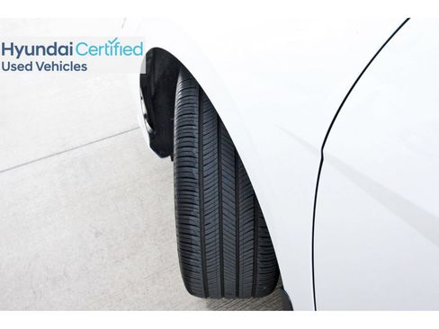 Certified 2025 Hyundai Elantra SEL FWD image 28