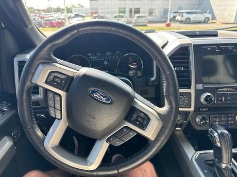 Used 2018 Ford F150 Lariat w/ Equipment Group 502A Luxury AWD/4WD image 15