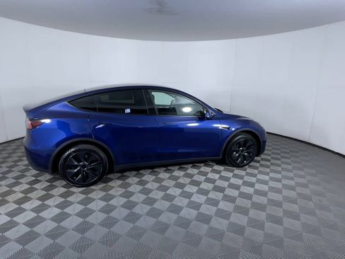 Used 2024 Tesla Model Y Long Range image 9