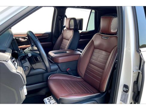 Used 2023 GMC Yukon Denali Ultimate AWD/4WD image 23
