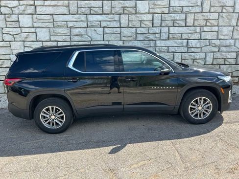 Used 2023 Chevrolet Traverse LT w/ LPO, Floor Liner Package FWD image 6