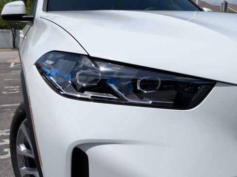New 2026 BMW X5 xDrive40i w/ Premium Package AWD/4WD image 3