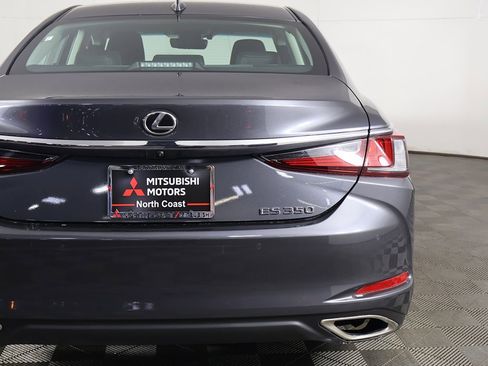 Used 2025 Lexus ES 350 w/ Premium Package image 17