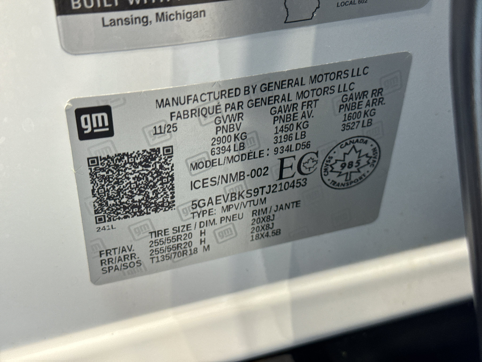 Used 2026 Buick Enclave Sport Touring w/ Power Package AWD/4WD image 47