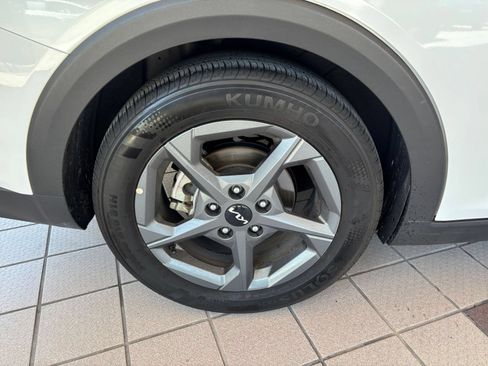 Used 2025 Kia K4 FWD image 29