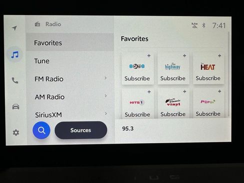 Used 2025 Toyota Prius XLE image 26